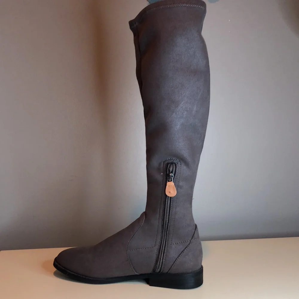 Gentle Souls by Kenneth Cole Brown